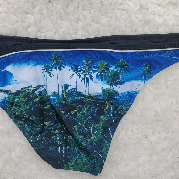 Bikini Bottoms - Picture 4 of 4